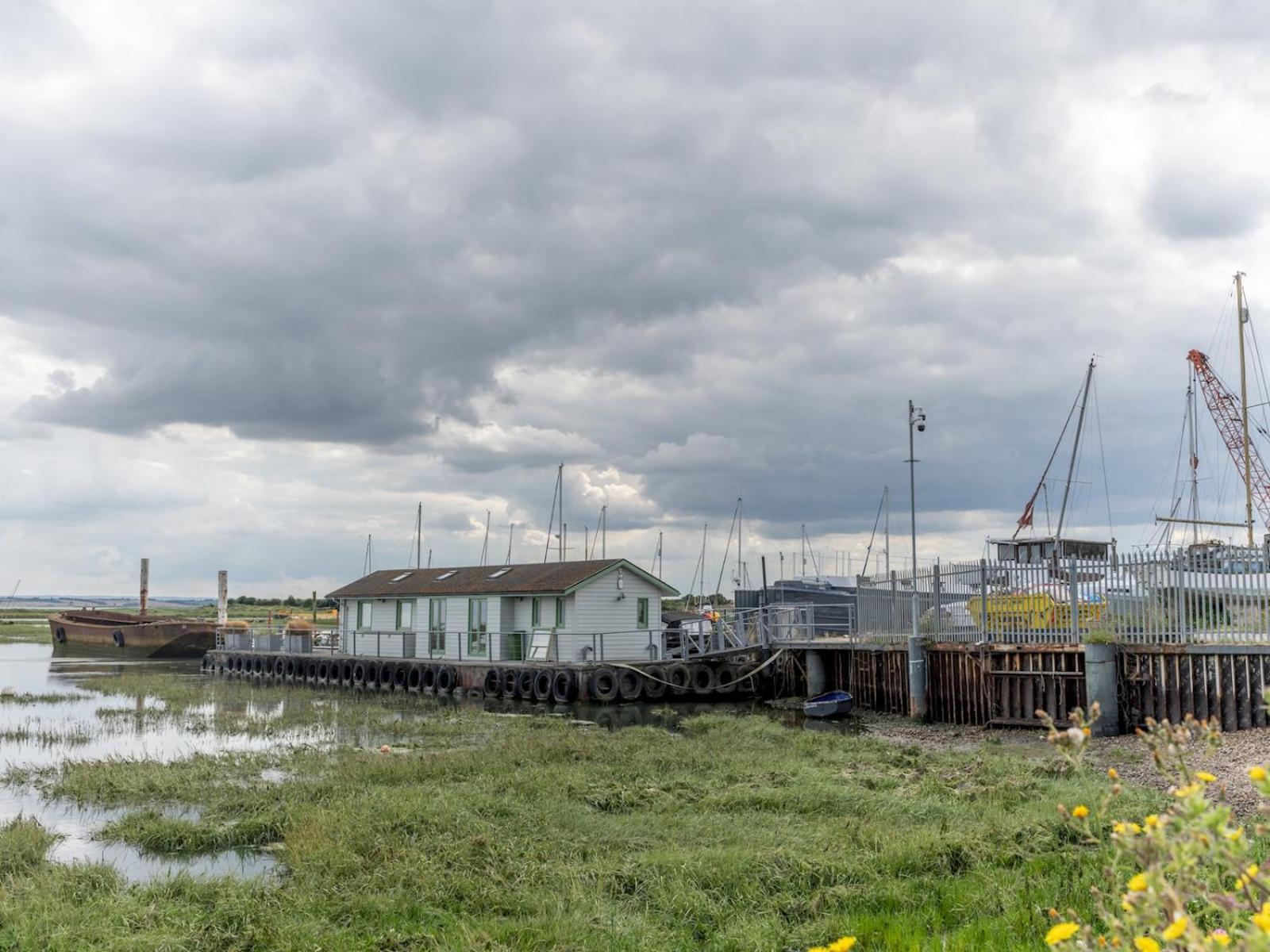 Vila Pass The Keys The Pontoon Southend-on-Sea Exteriér fotografie